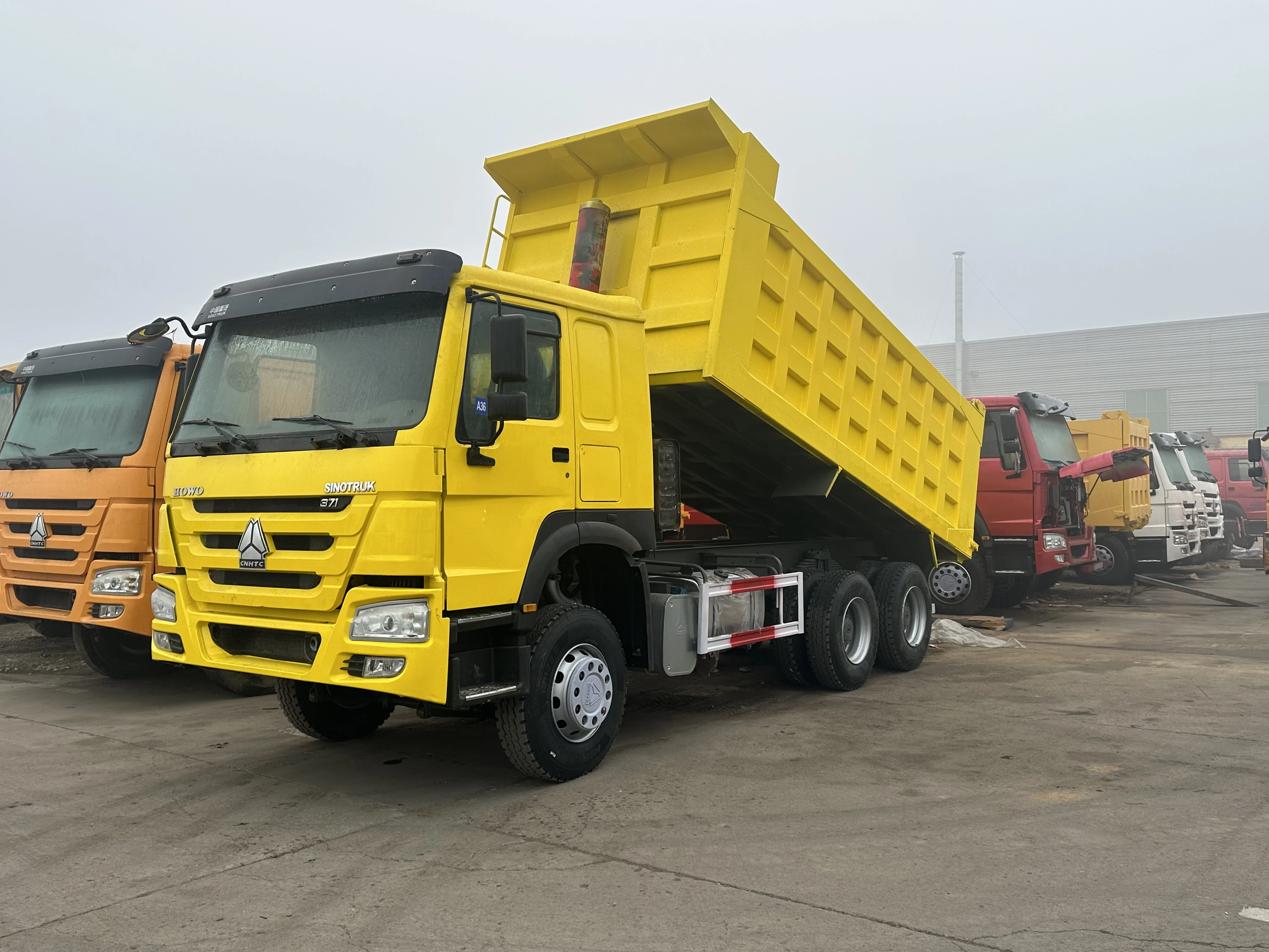 Самосвал Howo высокого качества 6x4 низкая цена самосвал для производства