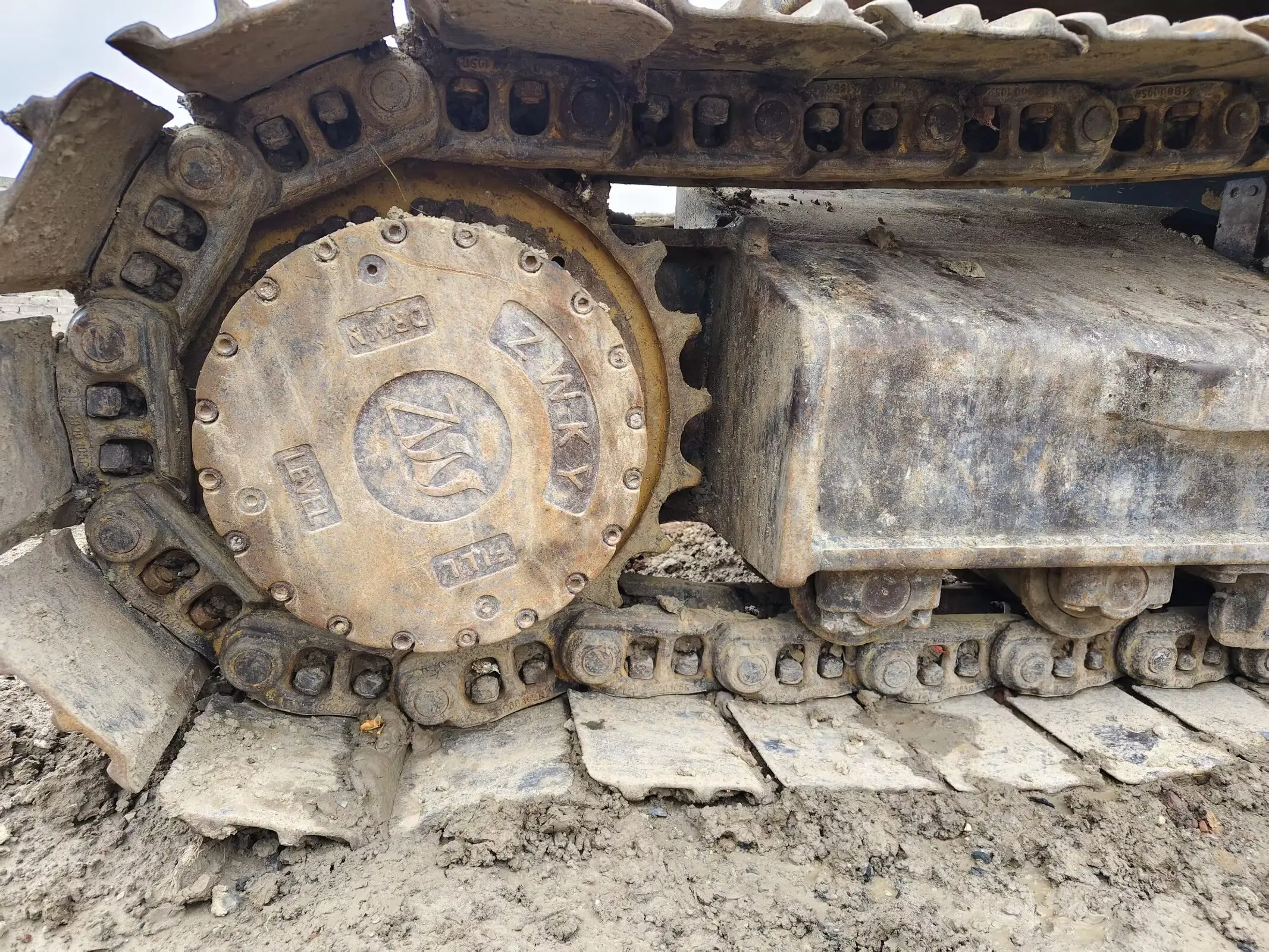 Highly recommend 220-9S Hyundai used Excavator On cheap Sale Used Hyundai 220-9S Excavators are ready to ship now