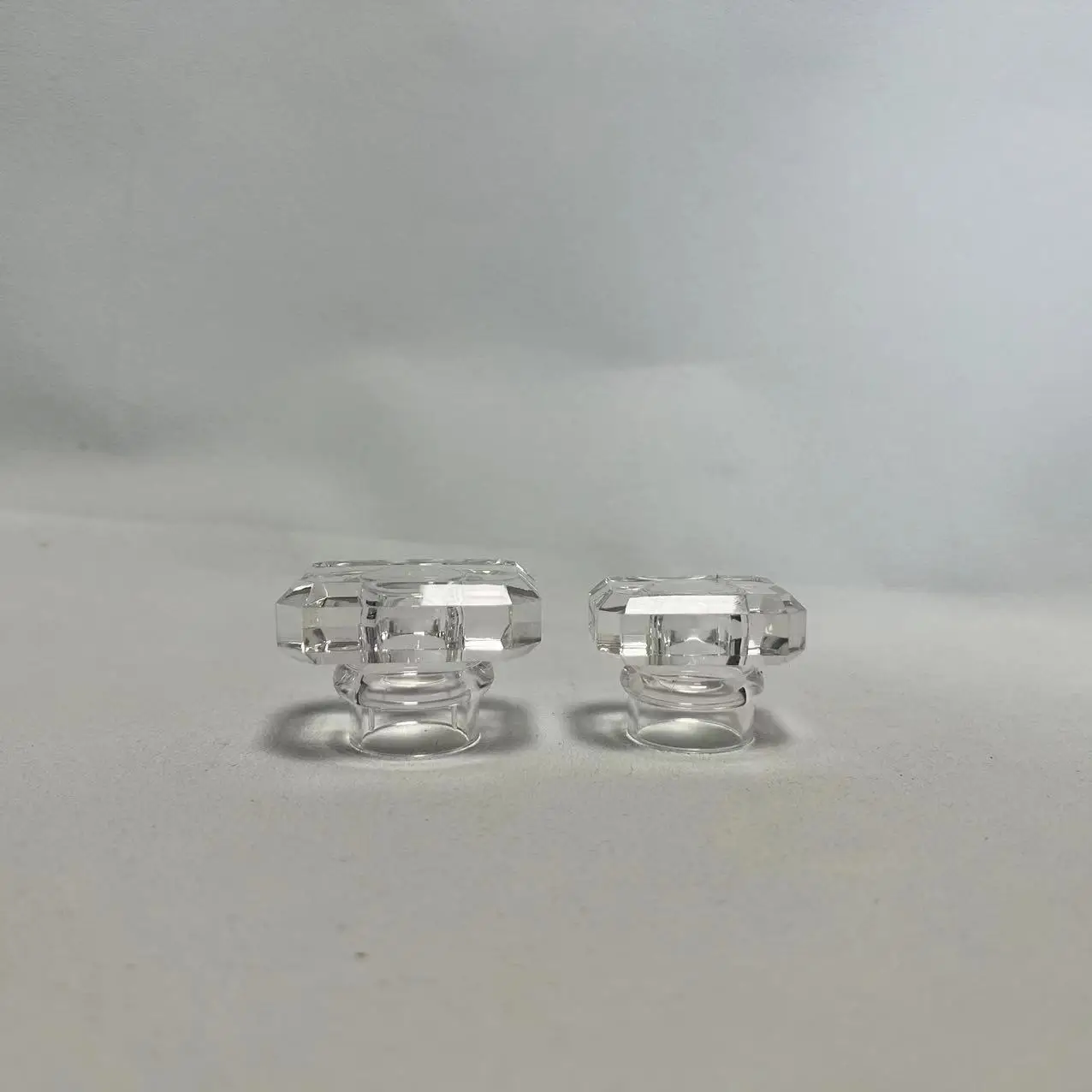 Factory Transparent 17.2mm Square surlyn Perfume Bottle Cap With Screw cap For 15mm Pump Sprayer
