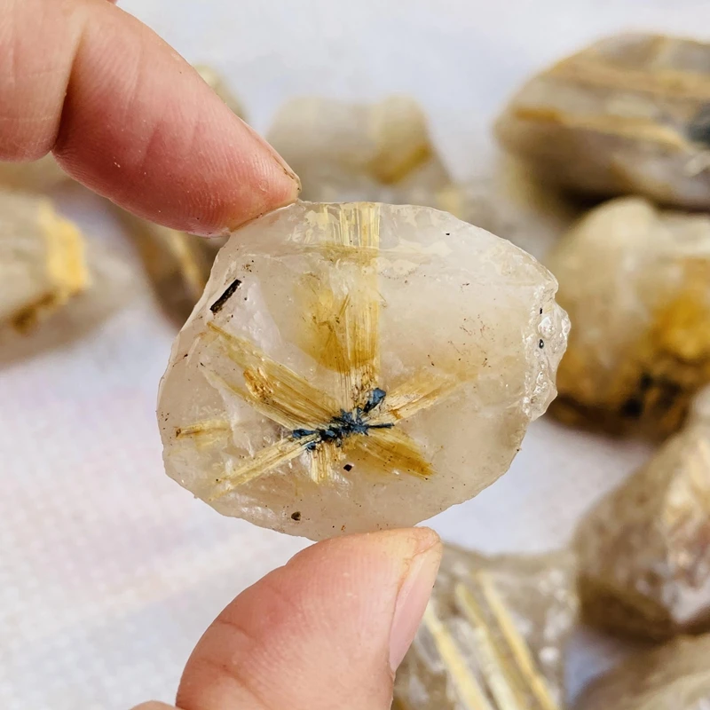 Редкий оптовая продажа натуральные золотые волосы рутилированные кварцевые необработанные кристаллы необработанный турмалиновый камень для продажи