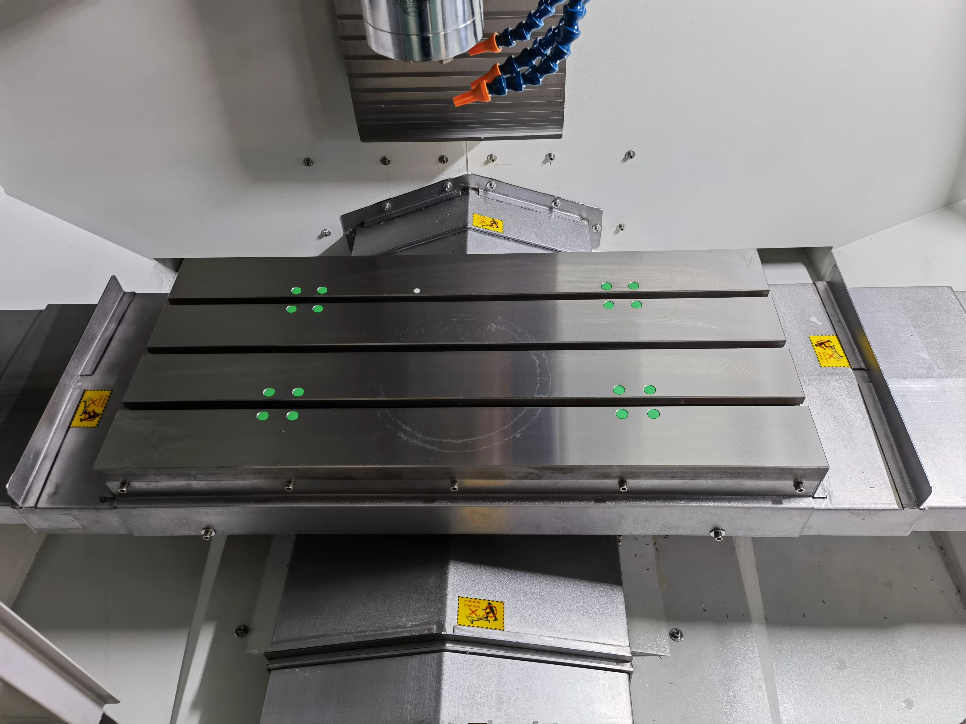 BT40 3-Axis Linear Guideway New Condition Single Spindle Vertical CNC Heavy-Duty High-Accuracy Configuration Siemens Control