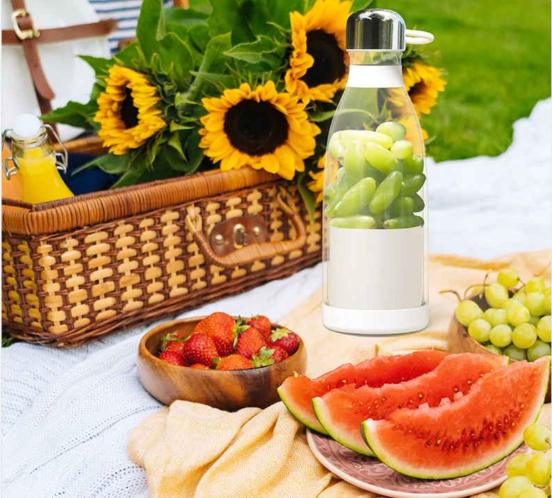 Новейший продукт, Беспроводная зарядка, электрическая перезаряжаемая портативная мини-соковыжималка для фруктов