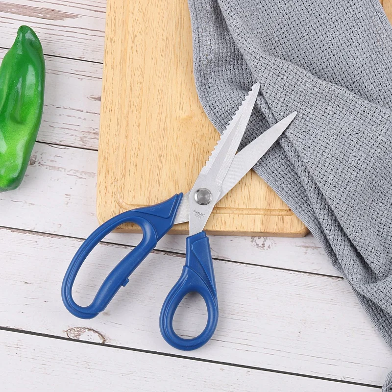 Stainless steel kitchen scissors to cut chicken bones, meat and vegetables scrape fish scales efficient scissors