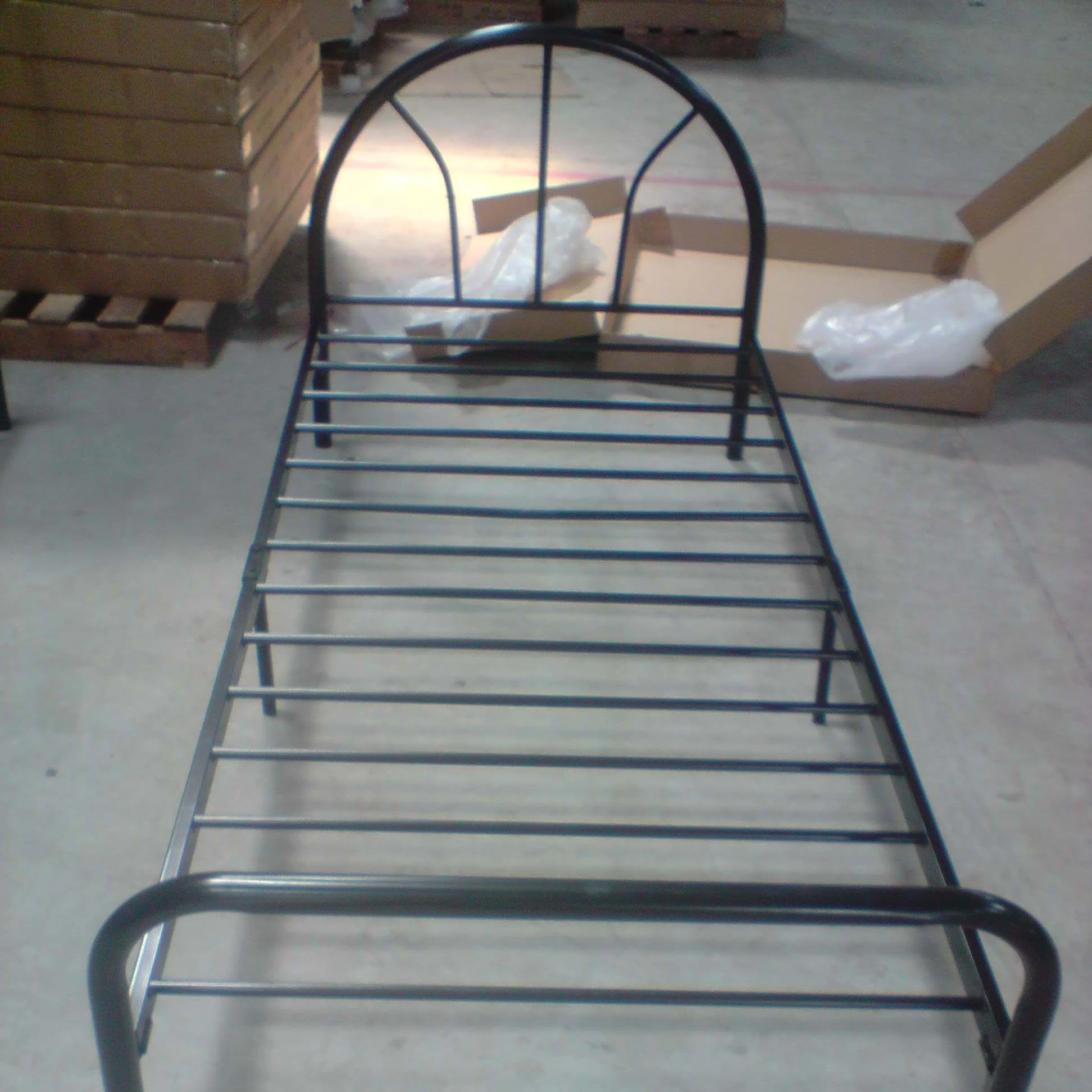 Export steel single bed with mattress /iron round tube /heavy duty bedroom furniture  / rent house for workers