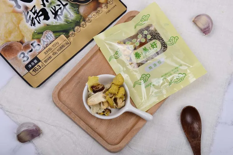 
Yunnan wild mushroom clear soup hotpot base Light taste mellow Soup mixing bag Contains wild bacteria Chinese Hot pot sauce 