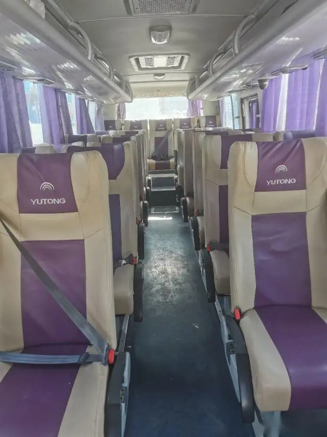 36 Used Diesel Manual Minibus and 8-Meter Coach Bus zk6808 Cheap Buses for Sale in China