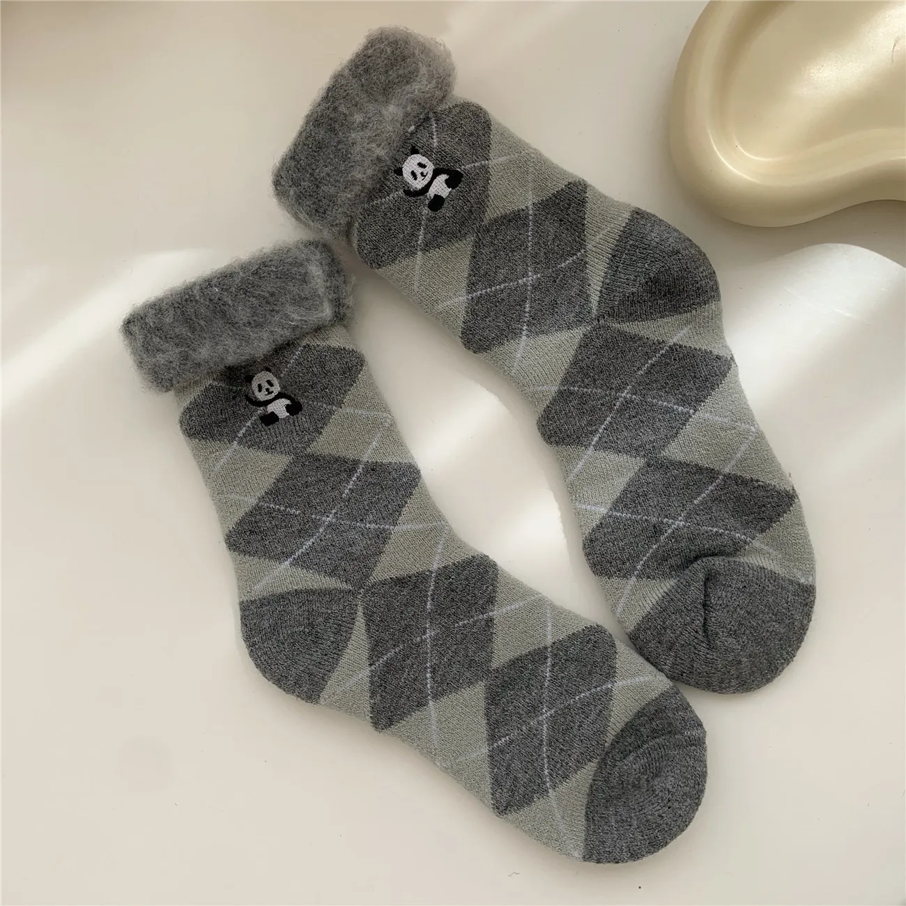 Winter thicken women socks Japanese fashion floor sleep bed anti slip warm with cute embroidery