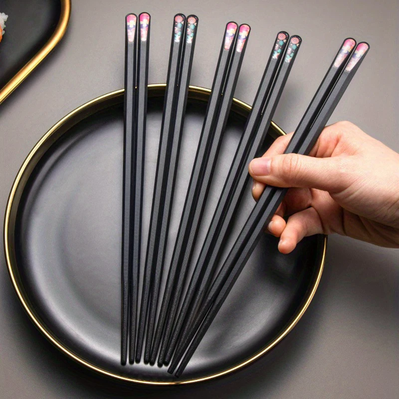 Custom Logo High Quality Healthy Family Dinnerware Black Alloy Chopsticks Fiberglass Korean Japanese Noodle Chopsticks Bulk