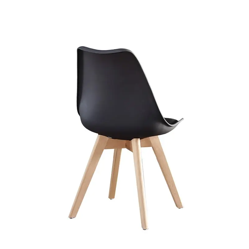 Стильные серые обеденные стулья с основанием из массива дуба