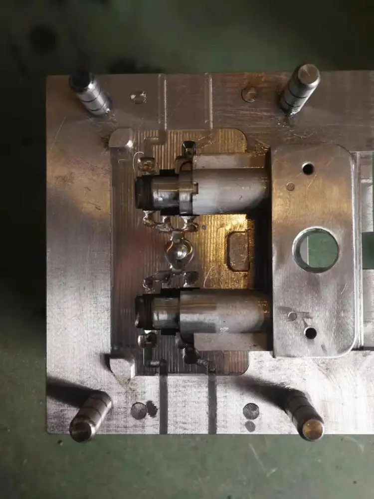 
hot chamber zinc metal injection molding die casting machine 