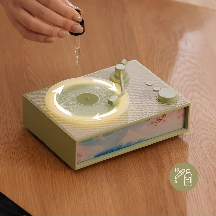 Creative Retro Wireless Speaker New Vinyl Record Design with Aromatherapy & Night Light Feature