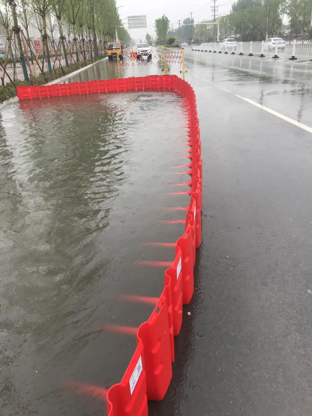 high quality road safety traffic flood barriers used in highway and tunnel