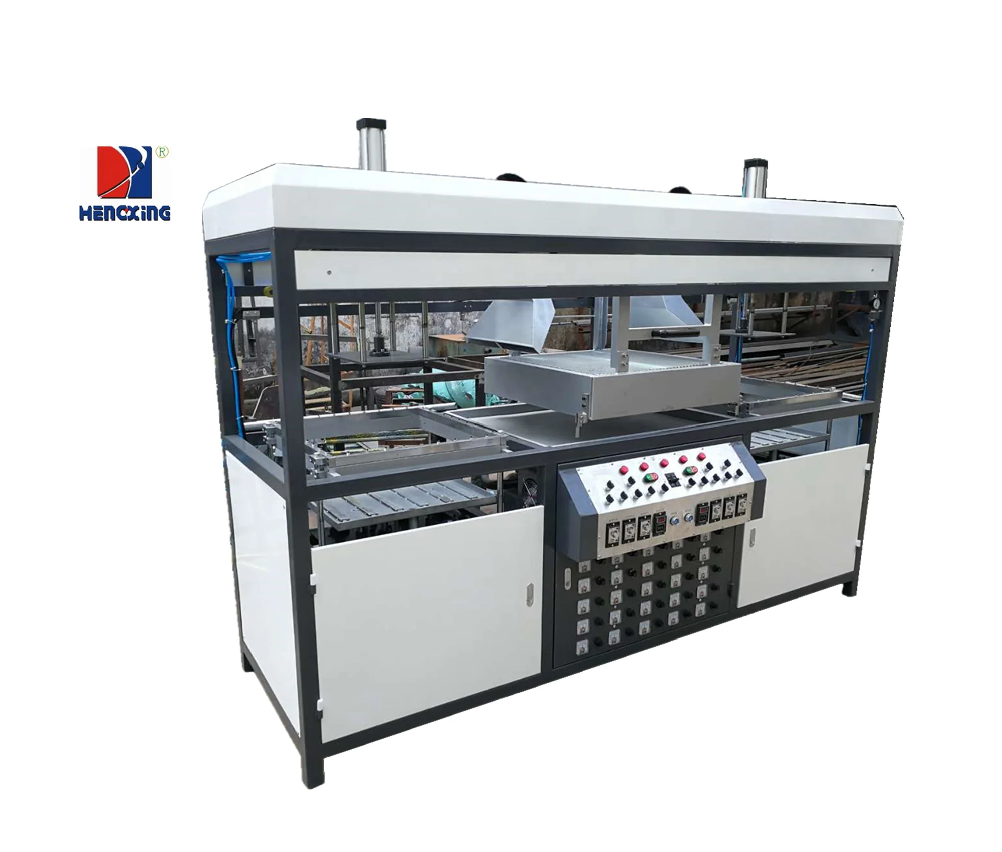 Полностью автоматическая вакуумная формовочная машина для обеденных коробок