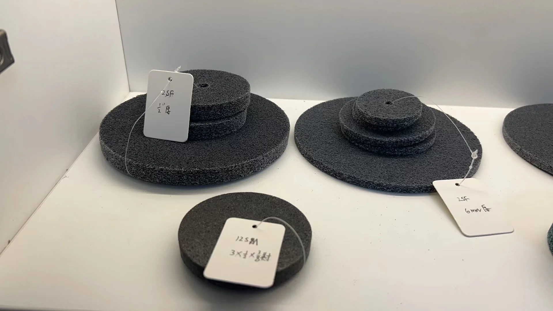 nonwoven polishing wheel