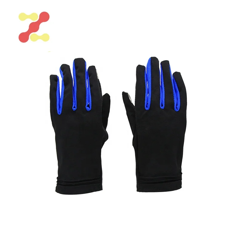 Производители продают специальные перчатки для теплой зимы для езды на велосипеде и катания на лыжах