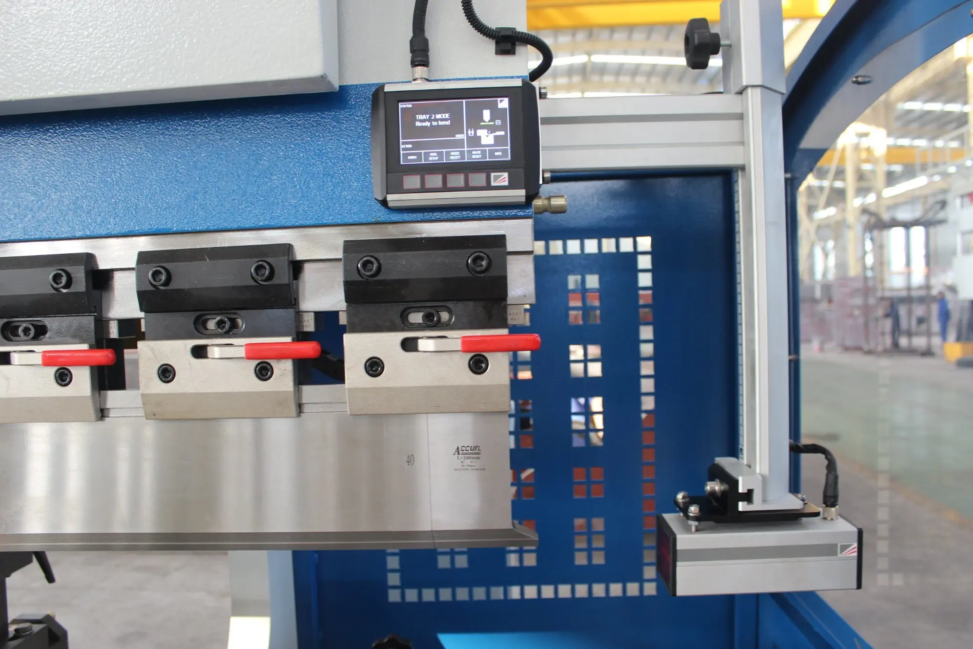 ACCURL 160X2500 Hydraulic Press Brake CE Standard 100tons Steel Metal Pump Provided Fully Automatic DELTA CNC Bender Machine