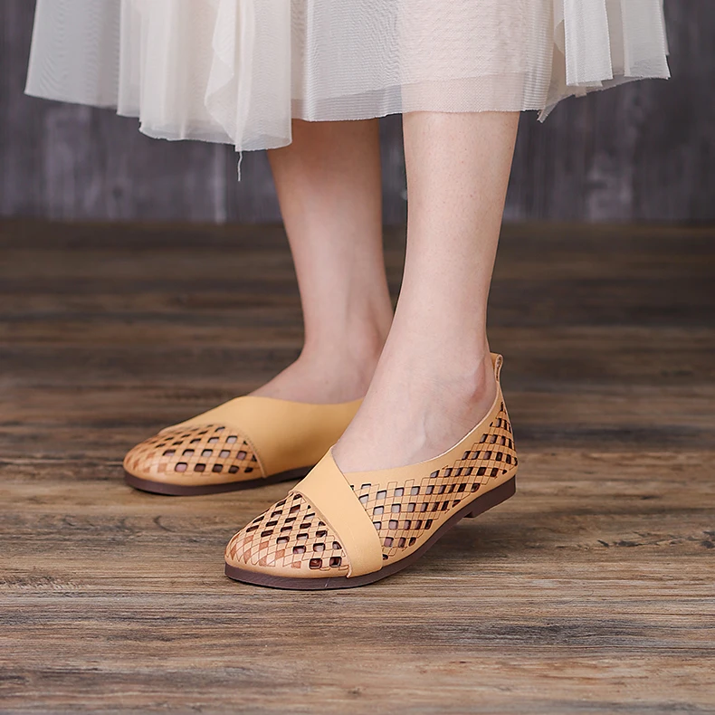 Ladies handmade genuine leather hollowed-out soft-soled color-polishing shoes