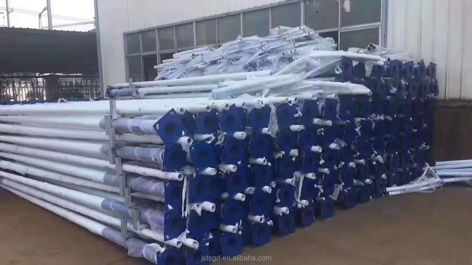 Hot Dip Galvanized Solar Street Light Pole Q235 Steel 6m 7m 9m 10m 12m Lighting and Circuitry Design,auto CAD Layout Aluminum