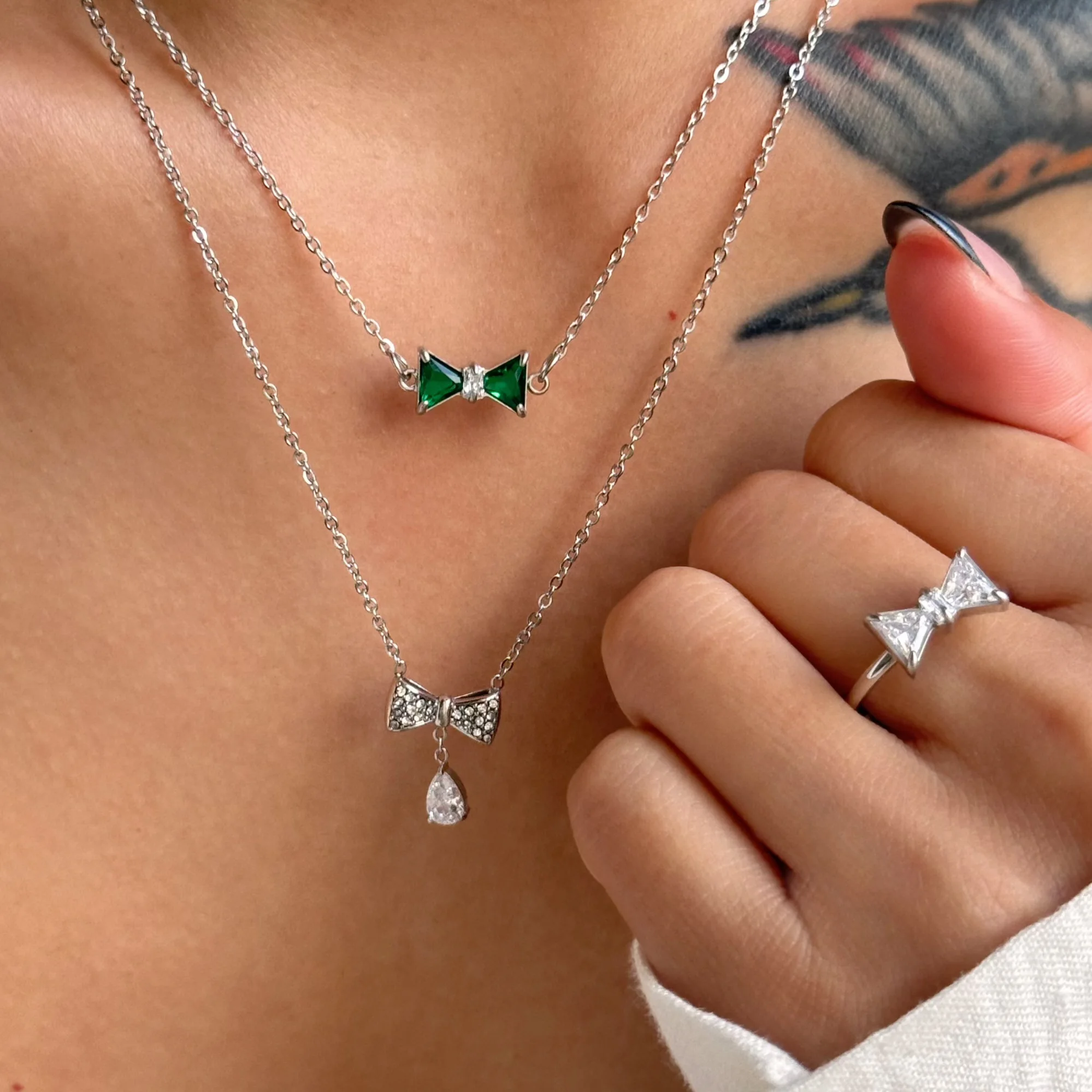 2024 Dazan New 18k Gold Plated Tarnish Free Stainless Steel Classic Bow Butterfly Tie Green Zircon Pendant Chain Necklace Women