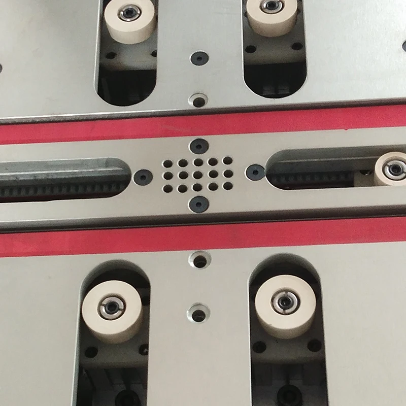 Automatic polycarbonate nameplate silk screen printing machine