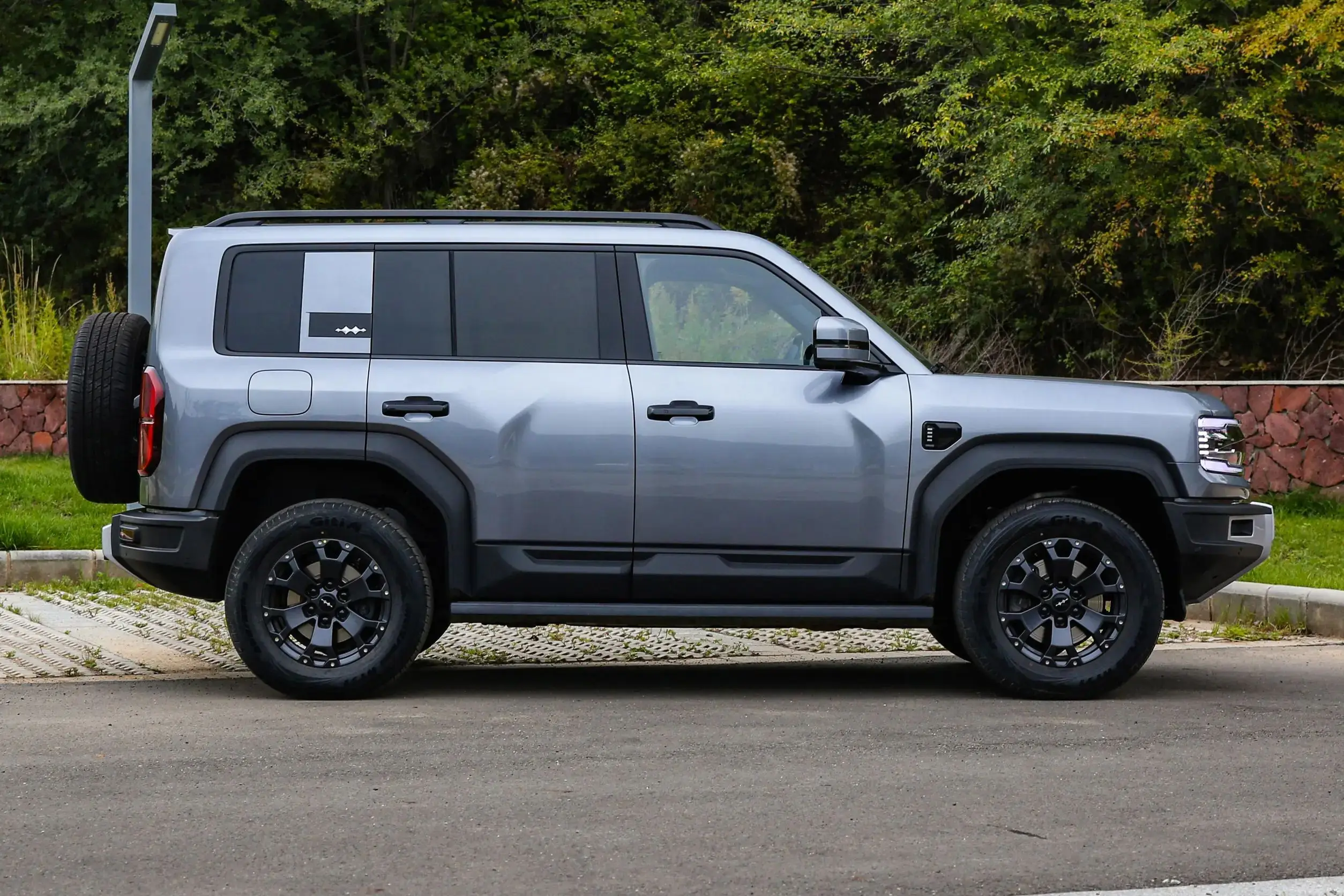 New Energy Vehicle China Brand Byd  hybrid 5-door 7-seater Suv Hybrid Electric Cars Vehicle Electric Car Best Suv