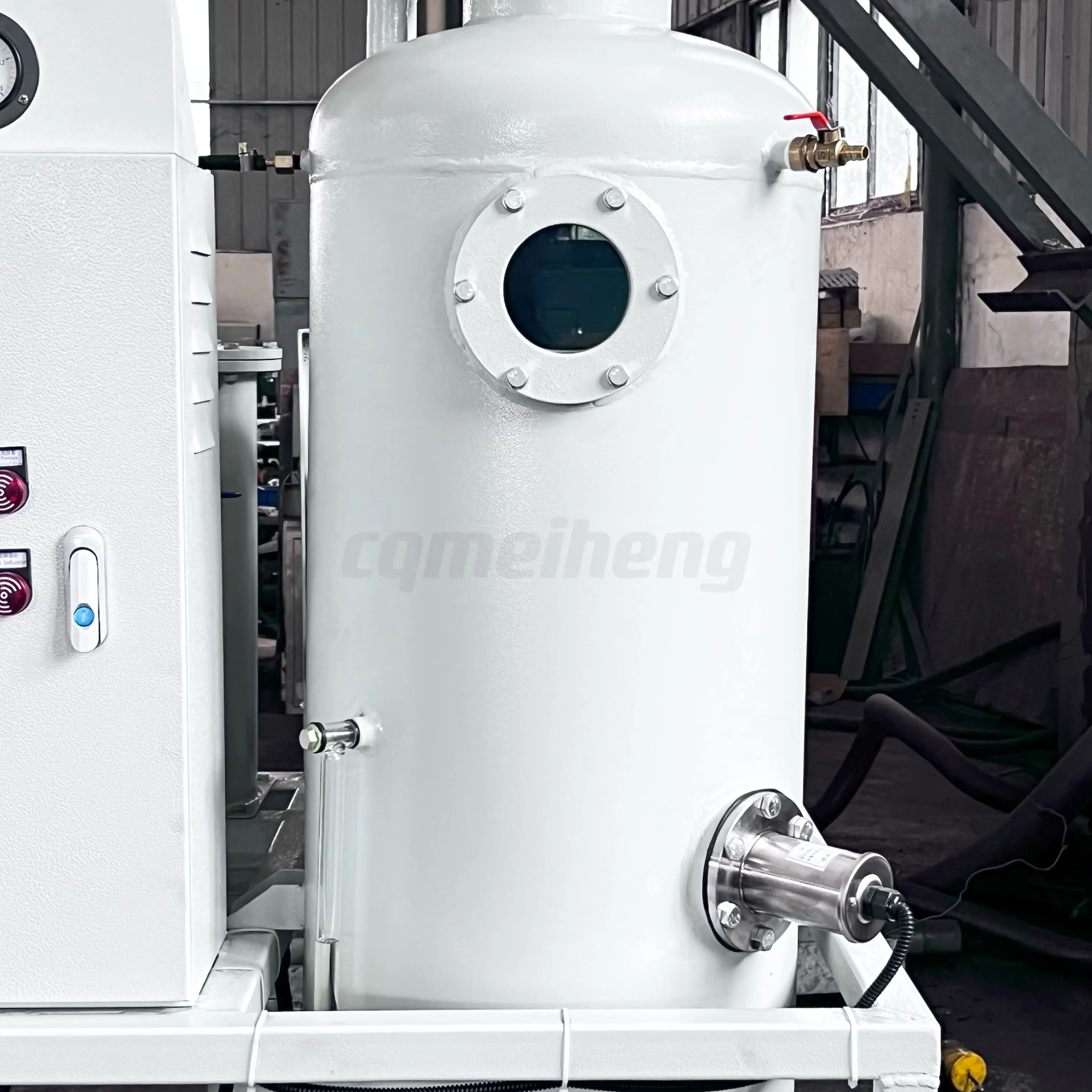 Oil filter for oil recovery and removal of impurities