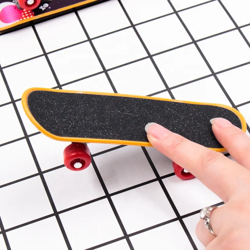 Large Kick scooter 14CM finger skateboard finger tip dance extreme sports toy plastic finger skateboard