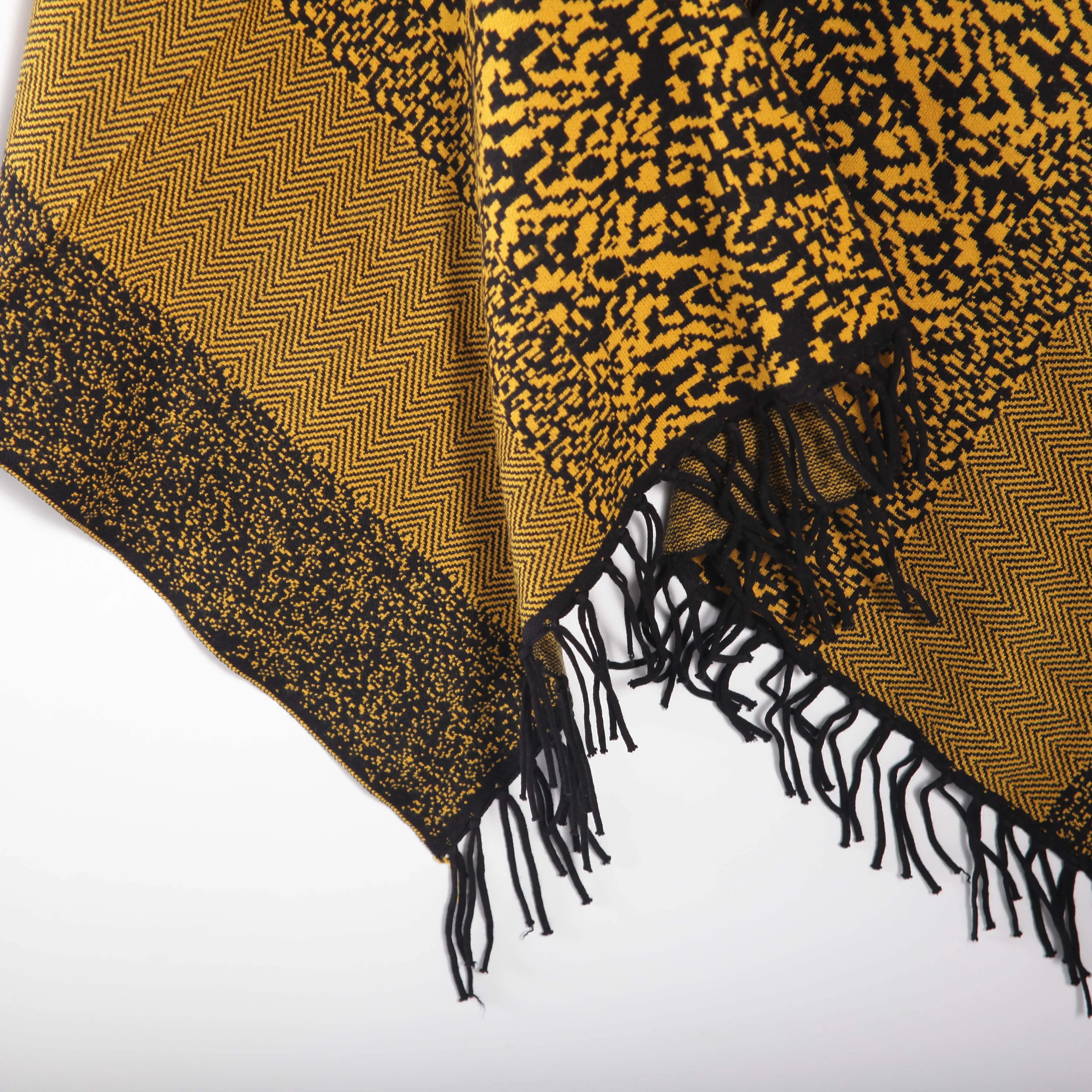 Wholesale 2020 Hot Sale Thick Winter Women Jacquard Pattern Knitted Poncho Cloak For Women