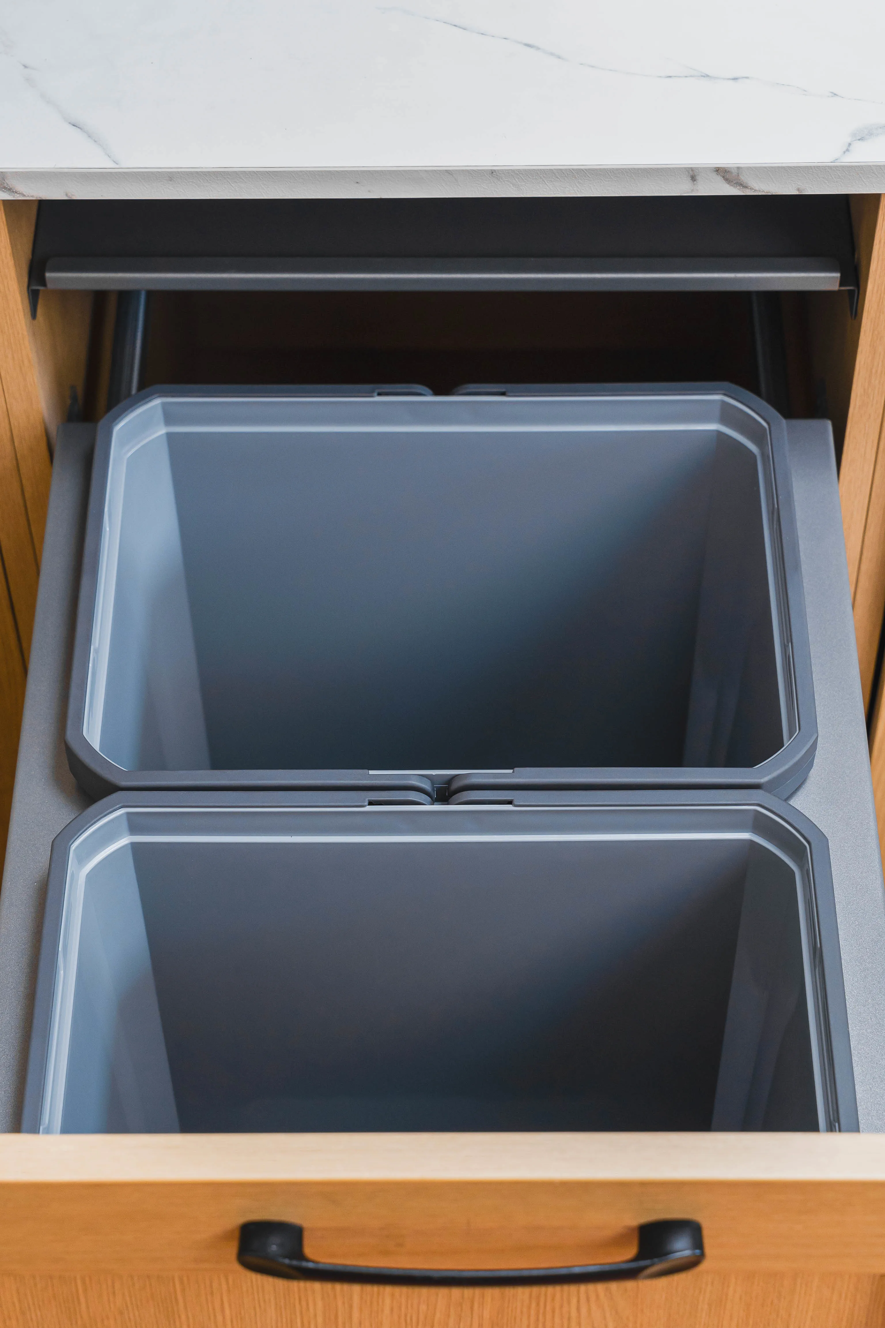 Modern Kitchen Pull Out Drawer Storage Basket Trash Can Waste Bin For Kitchen Cabinet Can