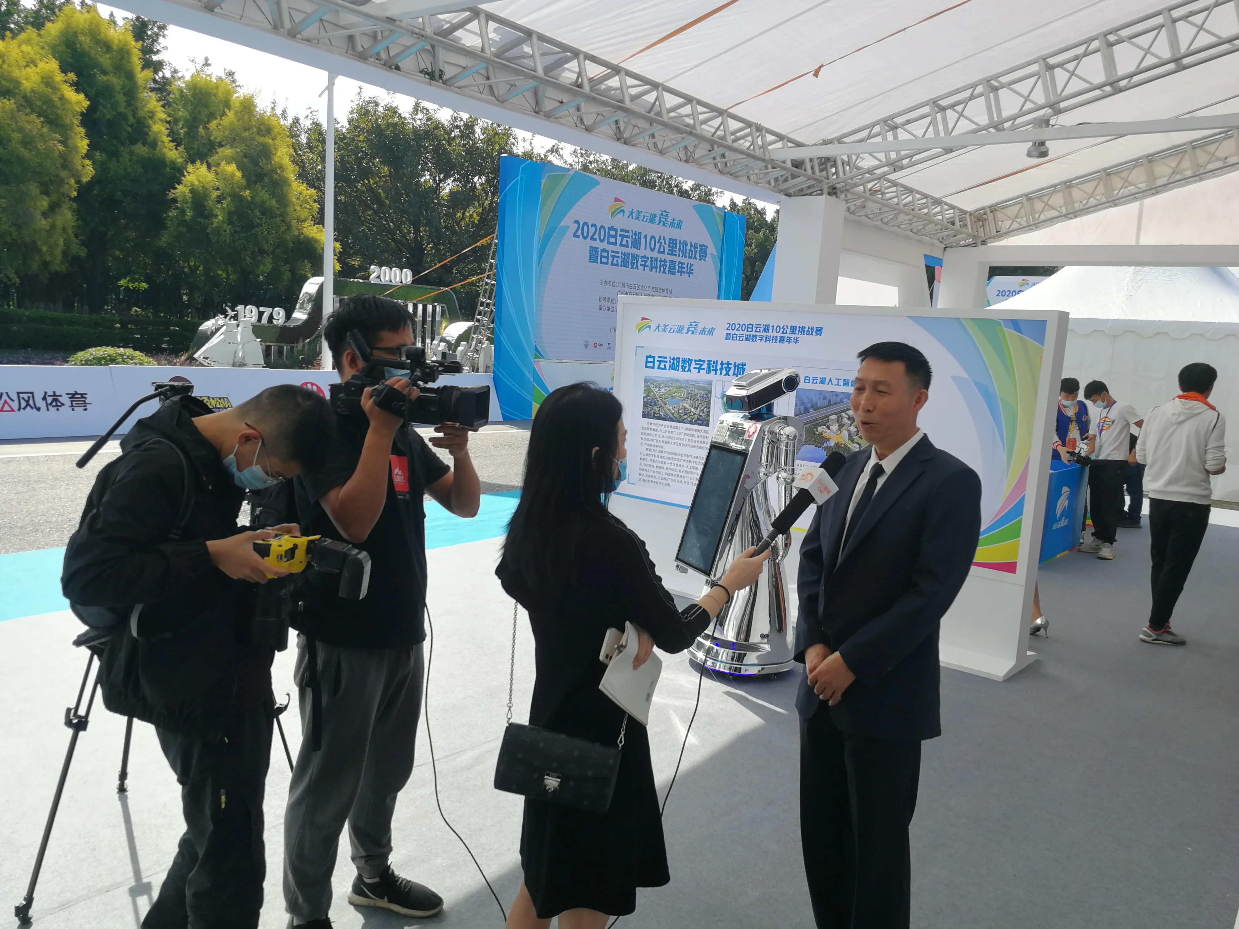 hot selling AI Humanoid mall bank intelligent welcome reception service robot