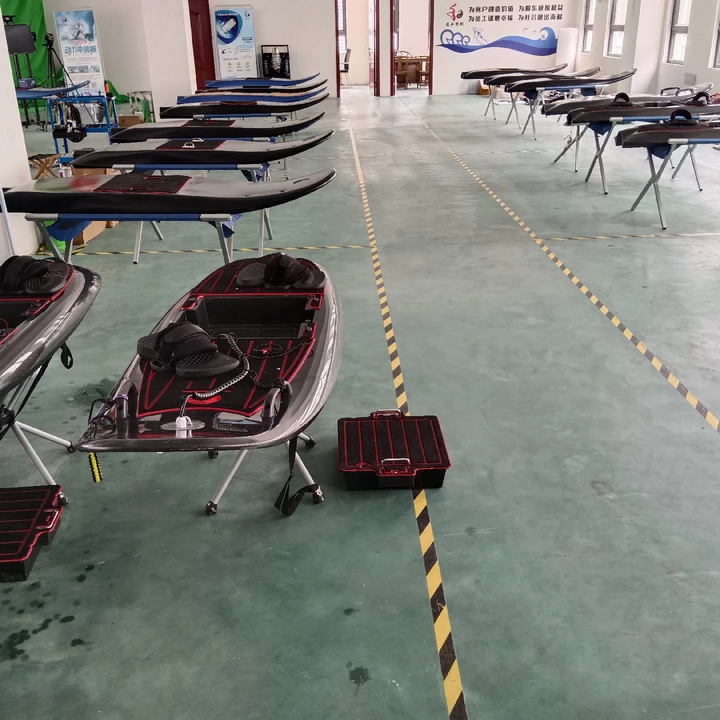 Electric Surfboard  Professional Motorized Jet board Surf Scooter Extreme Water Sports Surfboard with Ternary Lithium Battery