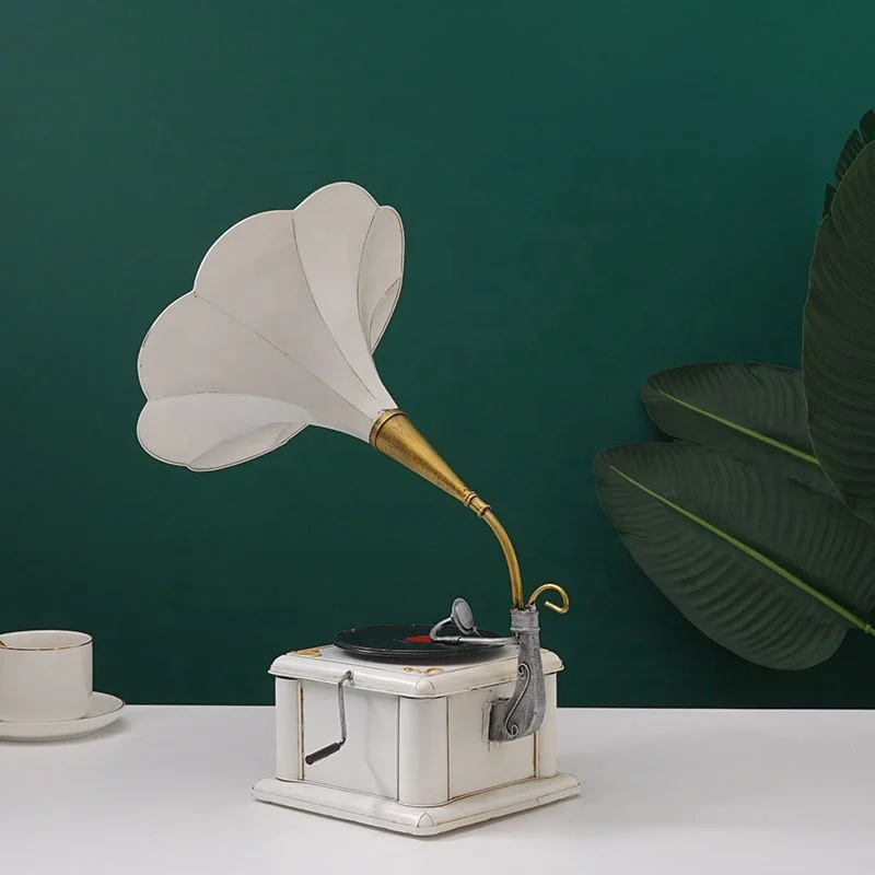 CY046 Classic Design Gramophone Hot Selling Music Box Big Size Iron Retro Phonograph Model For Coffee Shop Decoration