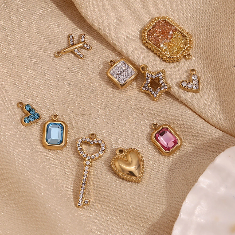 HOVANCI Wholesale Fashion Stainless Steel 18K Gold Plated Pendants Waterproof Shining Zircon Charms for Jewelry Making