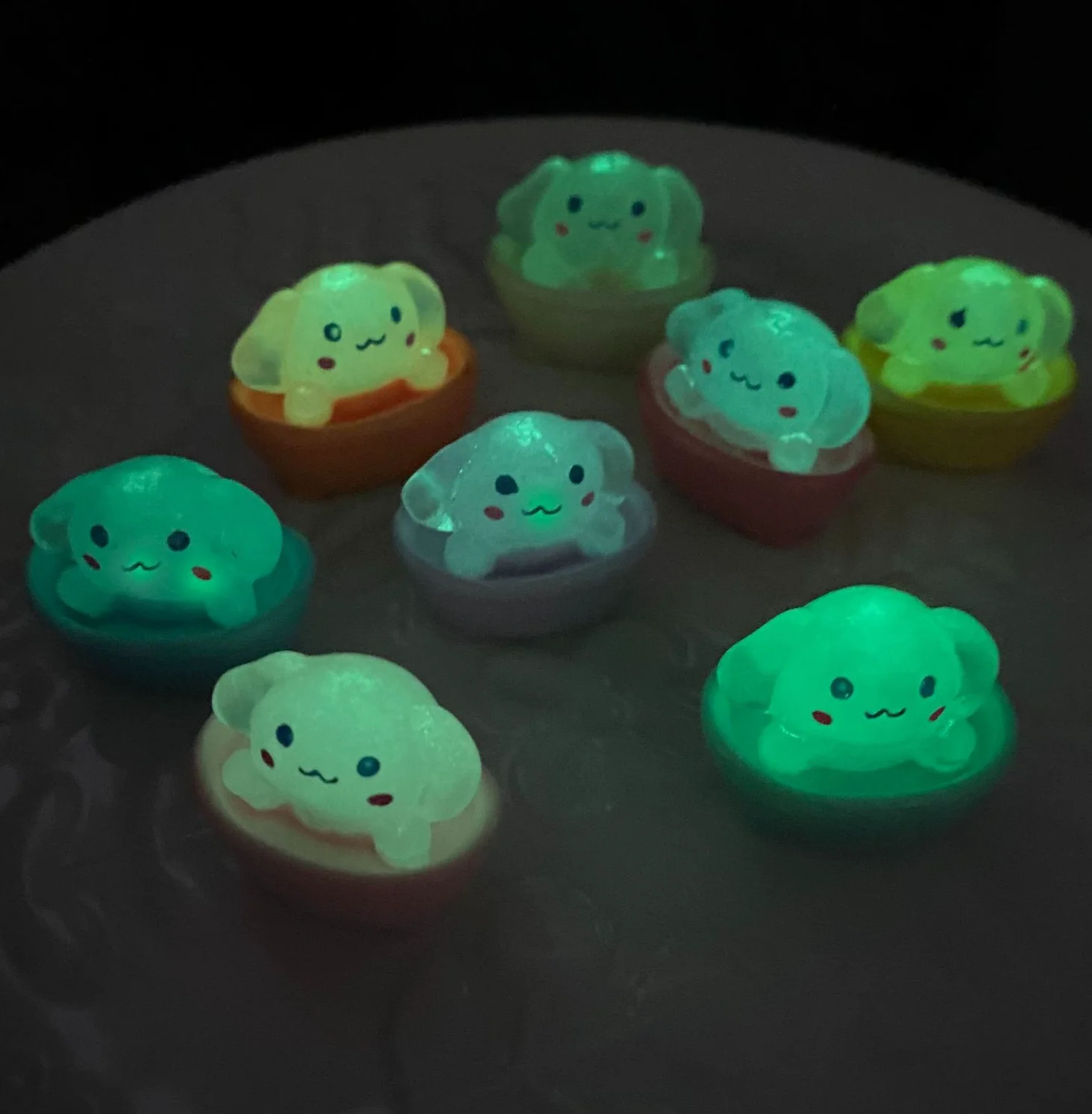 New 3D Big Eared Dog Cartoon Luminous Resin Charms Glow In Dark Resin Pendant  for Decoration