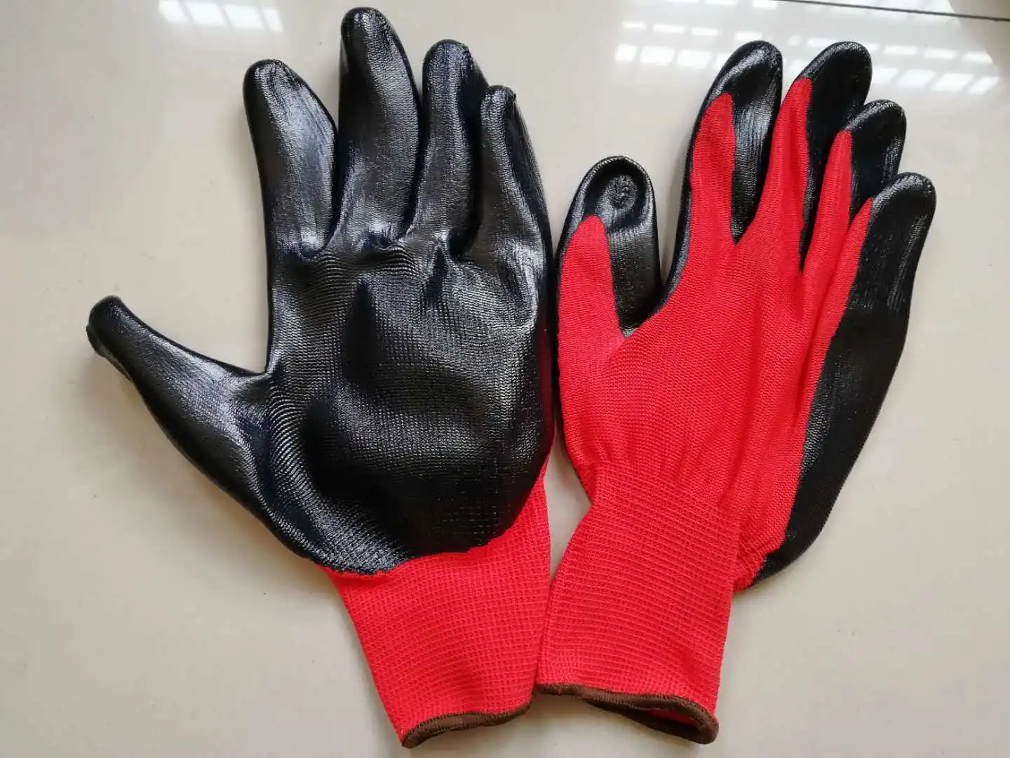 13 gauge red polyester liner with black work gloves nitrile coated smooth finished glove oil-proof industrial work glove