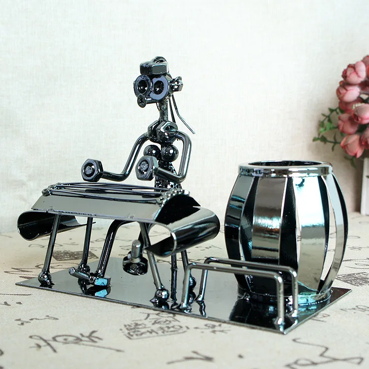 Iron Nuts Office Desk Organizer Showpiece Decoration Artist piano Metal craft musician Handcrafted Pianist Figurine musician