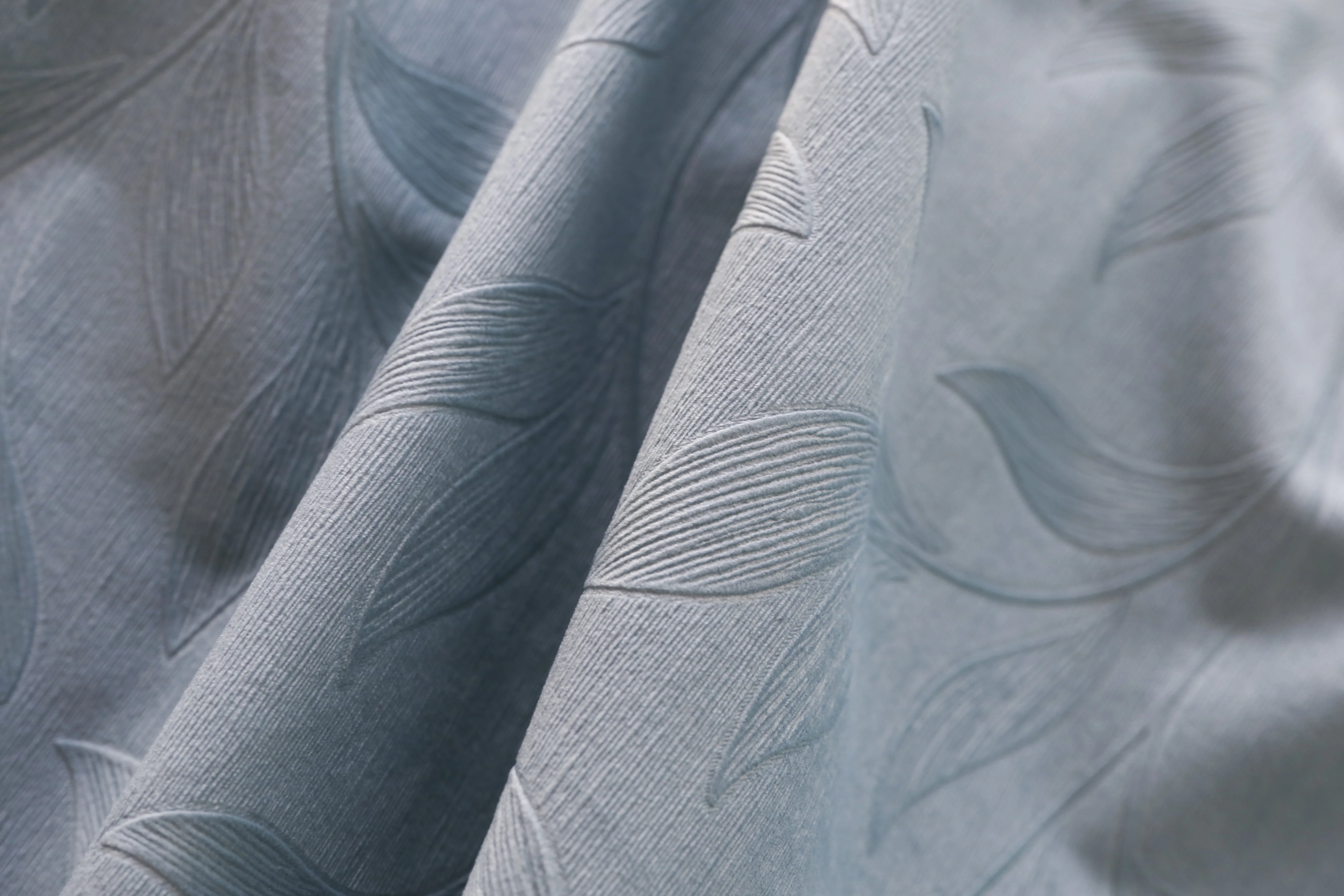 New Design Privacy Protection One Side Shiny Polyester Jacquard Embossed Blackout Curtain Fabric