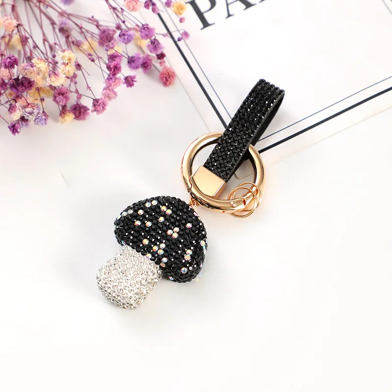 2023 wholesale setting diamond mushroom exquisite car pendant accessories keychain