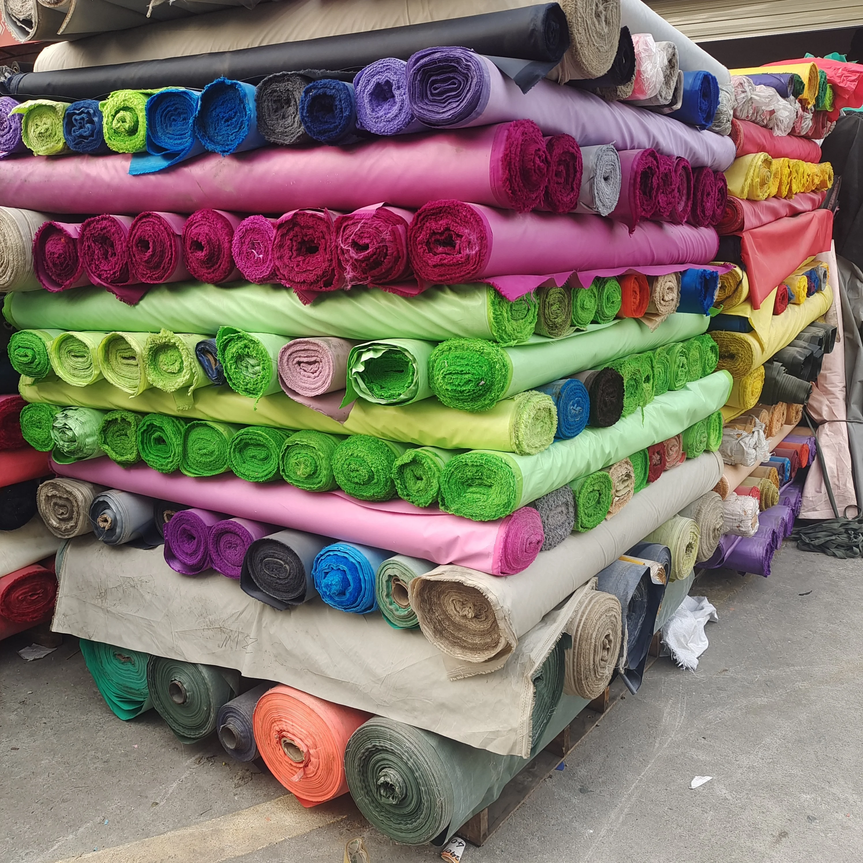 High Quality 100% Polyester Oxford Fabric Eco-Friendly and Cheap Wholesale Stock Lot for Dresses and Suitcases