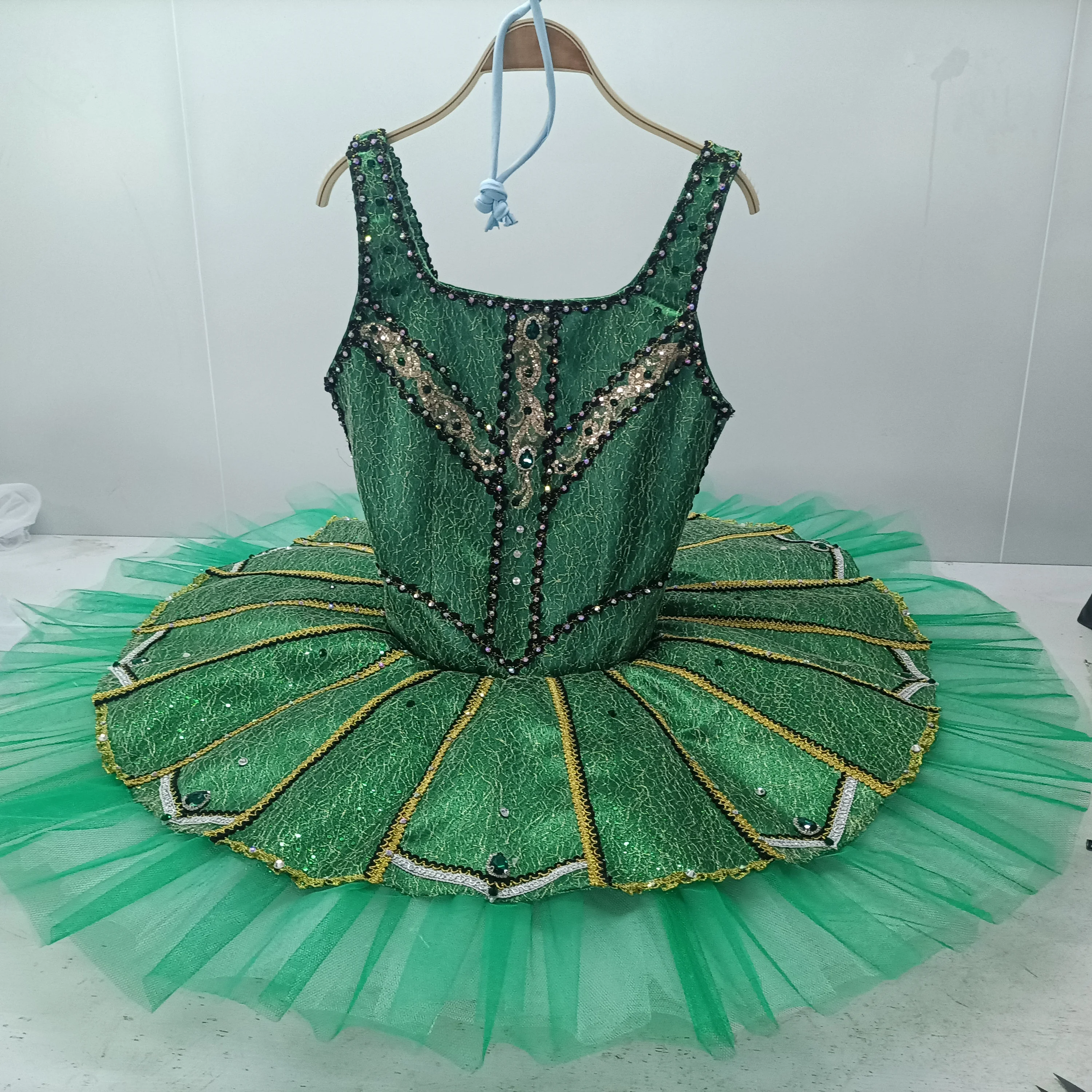Professional New Coming High Quality 12 Layers Custom Size Kids Girls Adult Performance Wear Green Ballet Tutu Costumes
