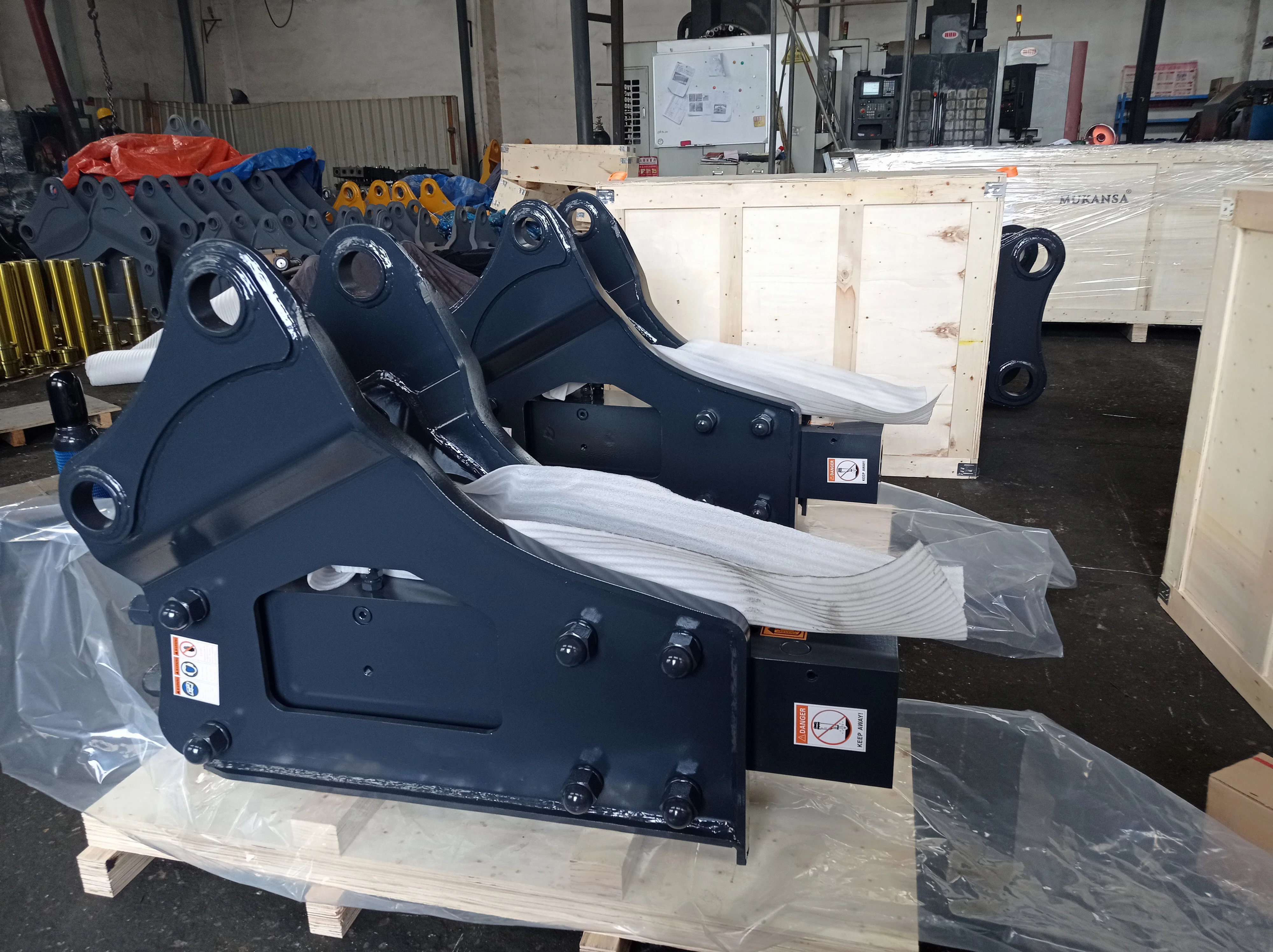 Hydraulic rock breaker hammer suitable for 18-23 tons excavator side type  breaker hammer factory supplier excav hammer