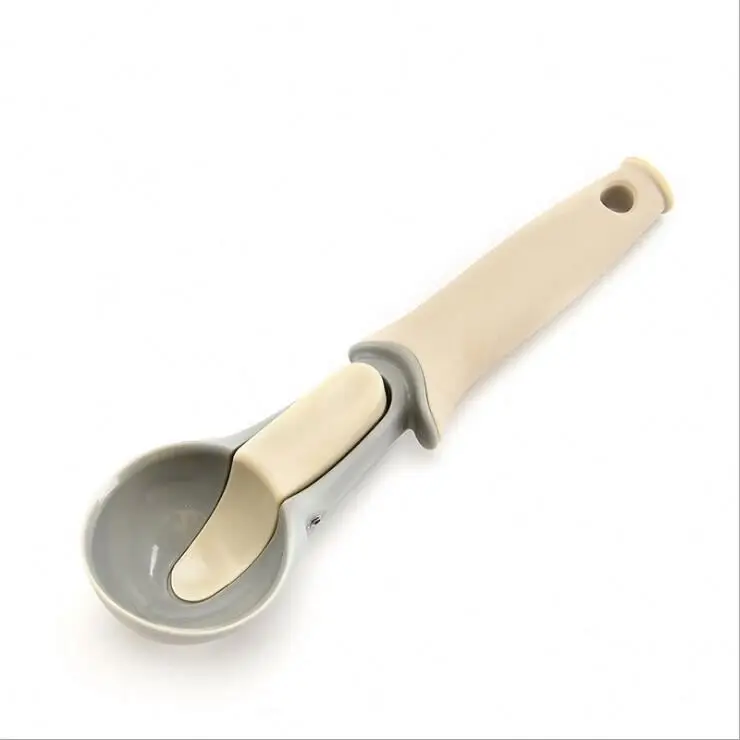 Different colors plastic ice cream scoop reusable bounceable fruit scoop ball scoop
