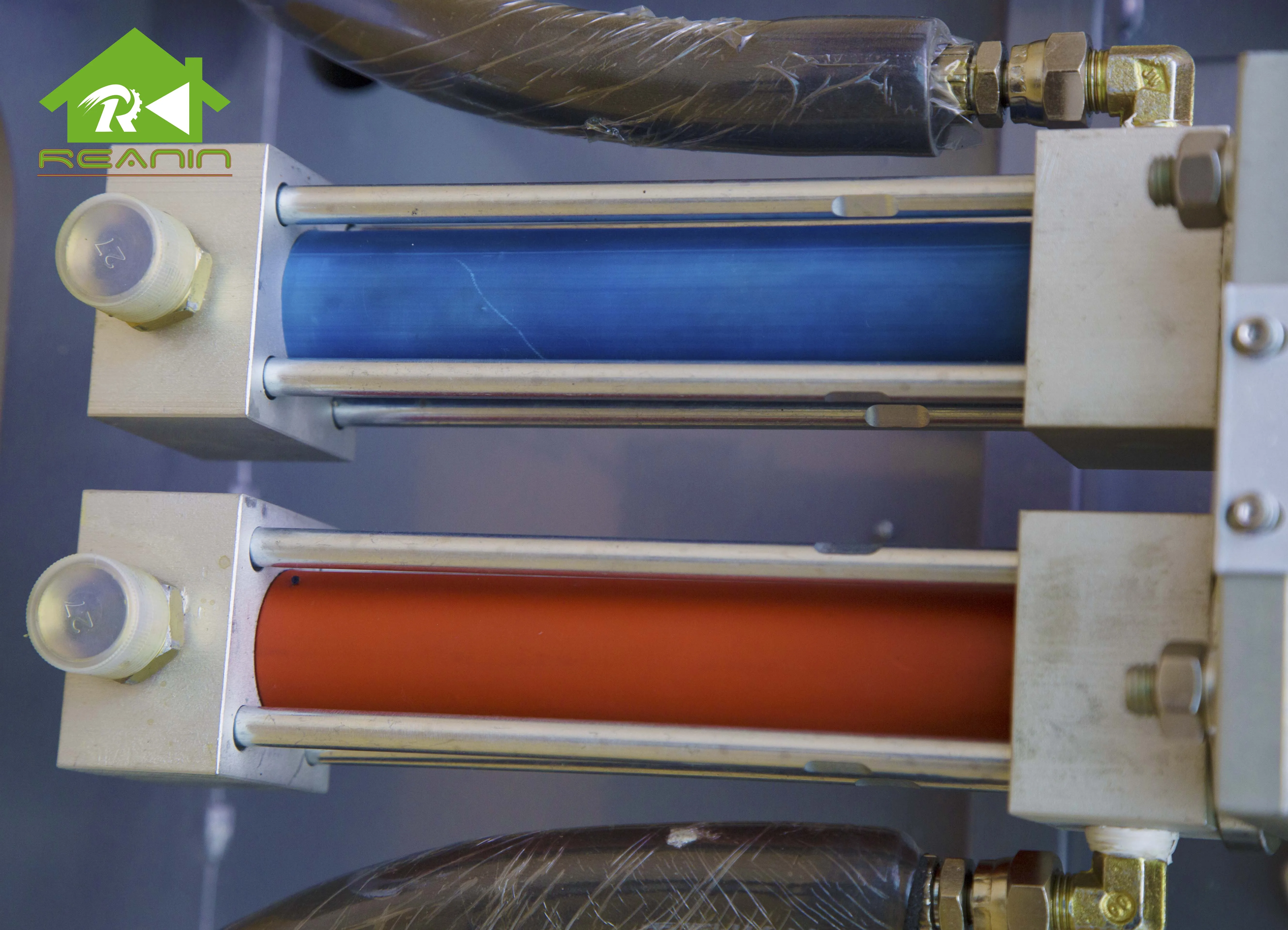 Reanin-K2000 pneumatic Portable Polyurethane Spraying Machine Pu insulation injection molding insulation equipment