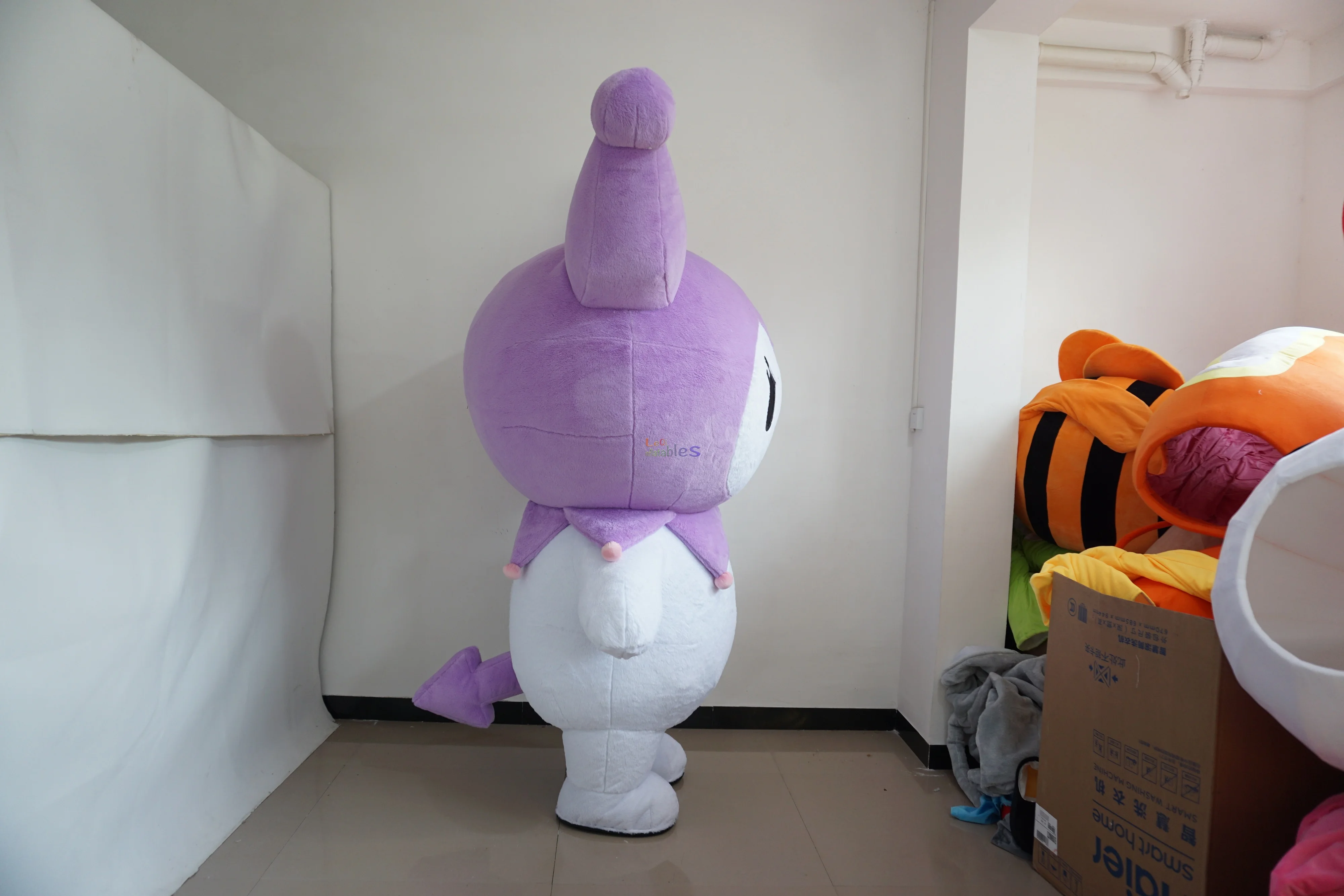 2m Japan Cartoon Character Walking Purple Kuromi Inflatable Mascot Cosplay Moving Inflatable Kuromi Fur Plush Mascot Costumes