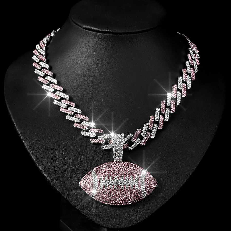 NL2274 Rugby Pendant Necklace Collana con ciondolo di rugby con catena cubana di cristallo da 13 mm Collana Hiphop Bling in lega