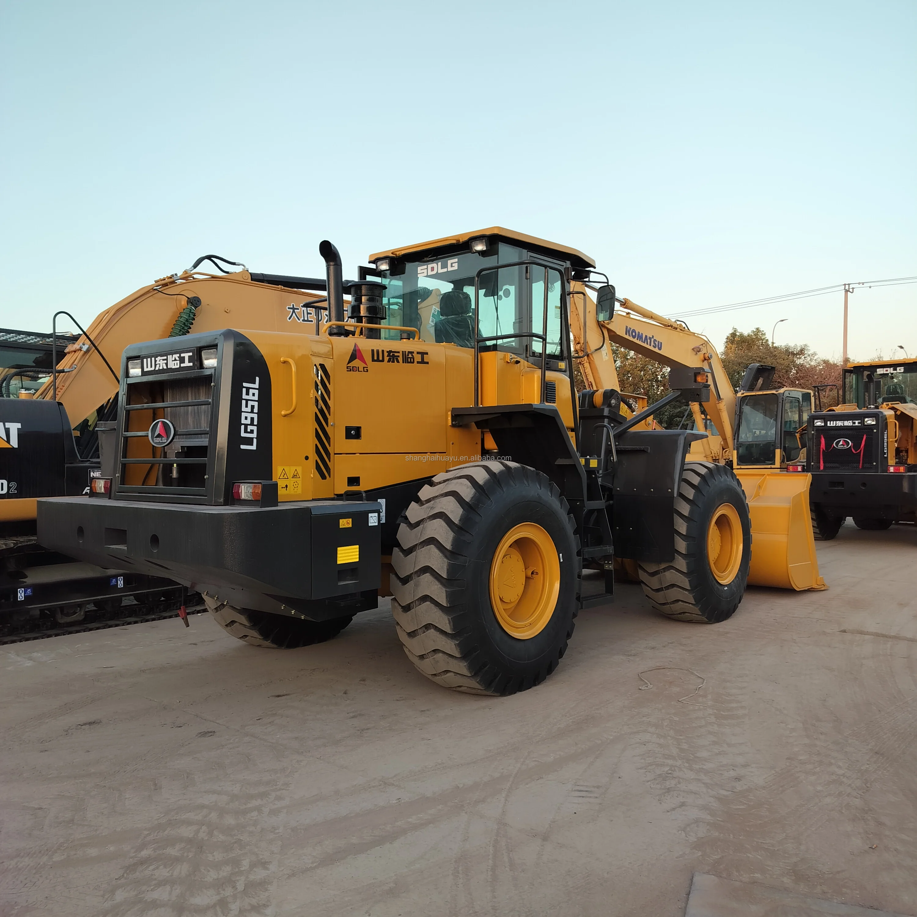 Second-hand Chinese Wheel Loader LG953 Low Price, High Quality, Price Concessions Shandong Lingong SDLG LG956L Loader