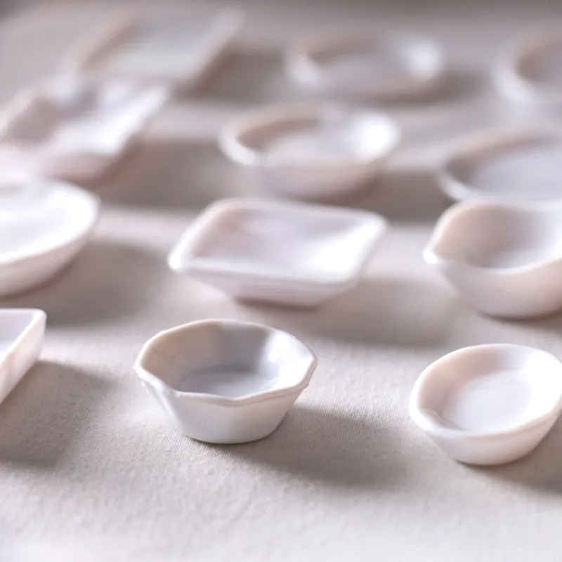 The Best Factory Hot Sales Doll House Miniature Dishes And Plates Pure White Mini Plate  Model Props
