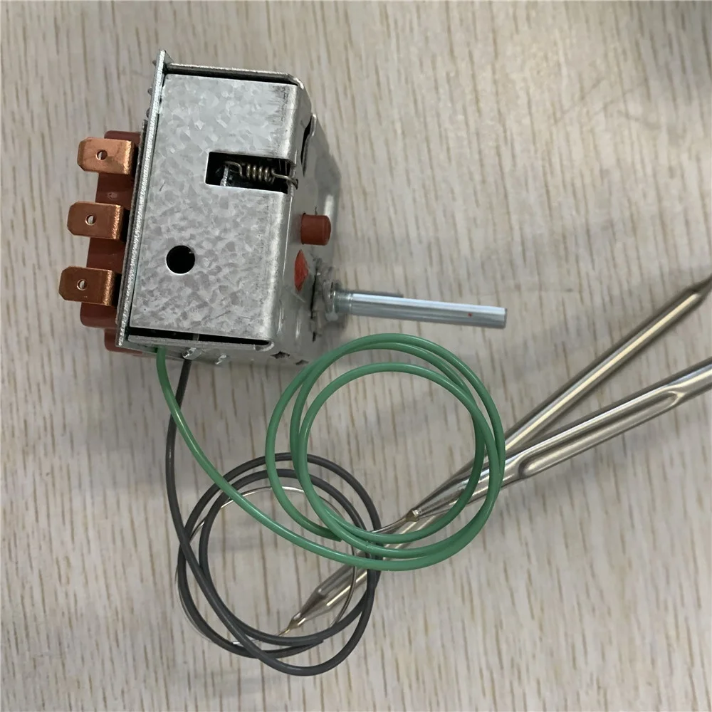liquid expansion type thermostat