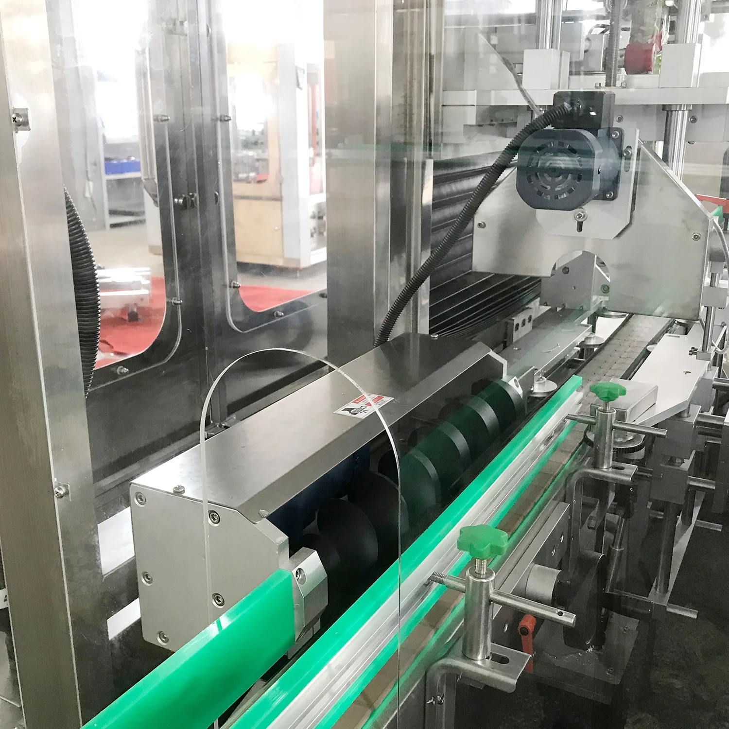 
2020 hot sale PM-150 Fully Automatic PET Bottle Shrink Sleeve Labeling Machine 