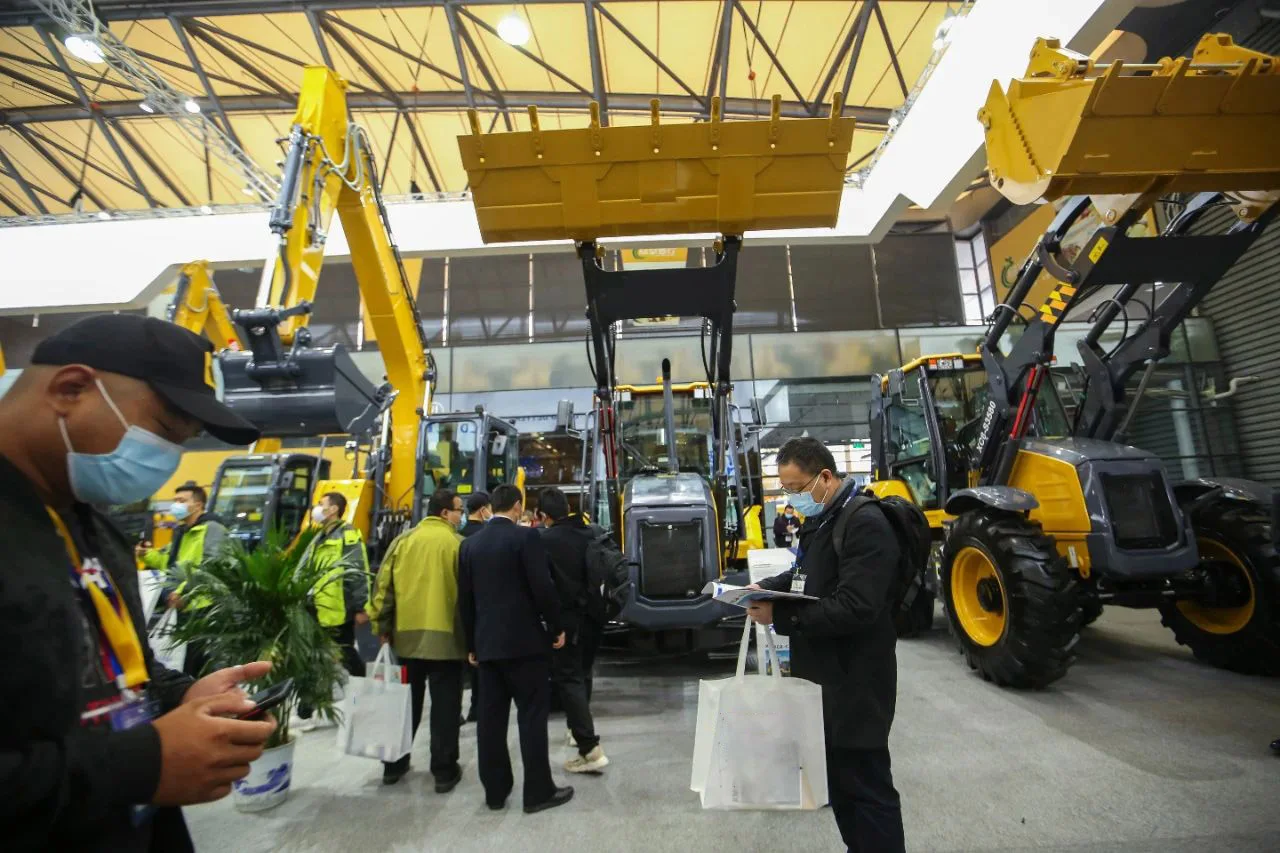 Все абсолютно новые 3.5Ton Грузоподъемность 4x4 небольшой экскаватор-погрузчик XC8-S3580 цена
